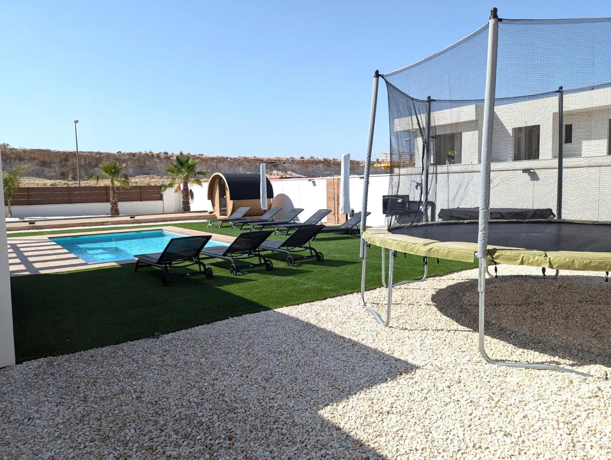 De Lujo Riopark Villa *